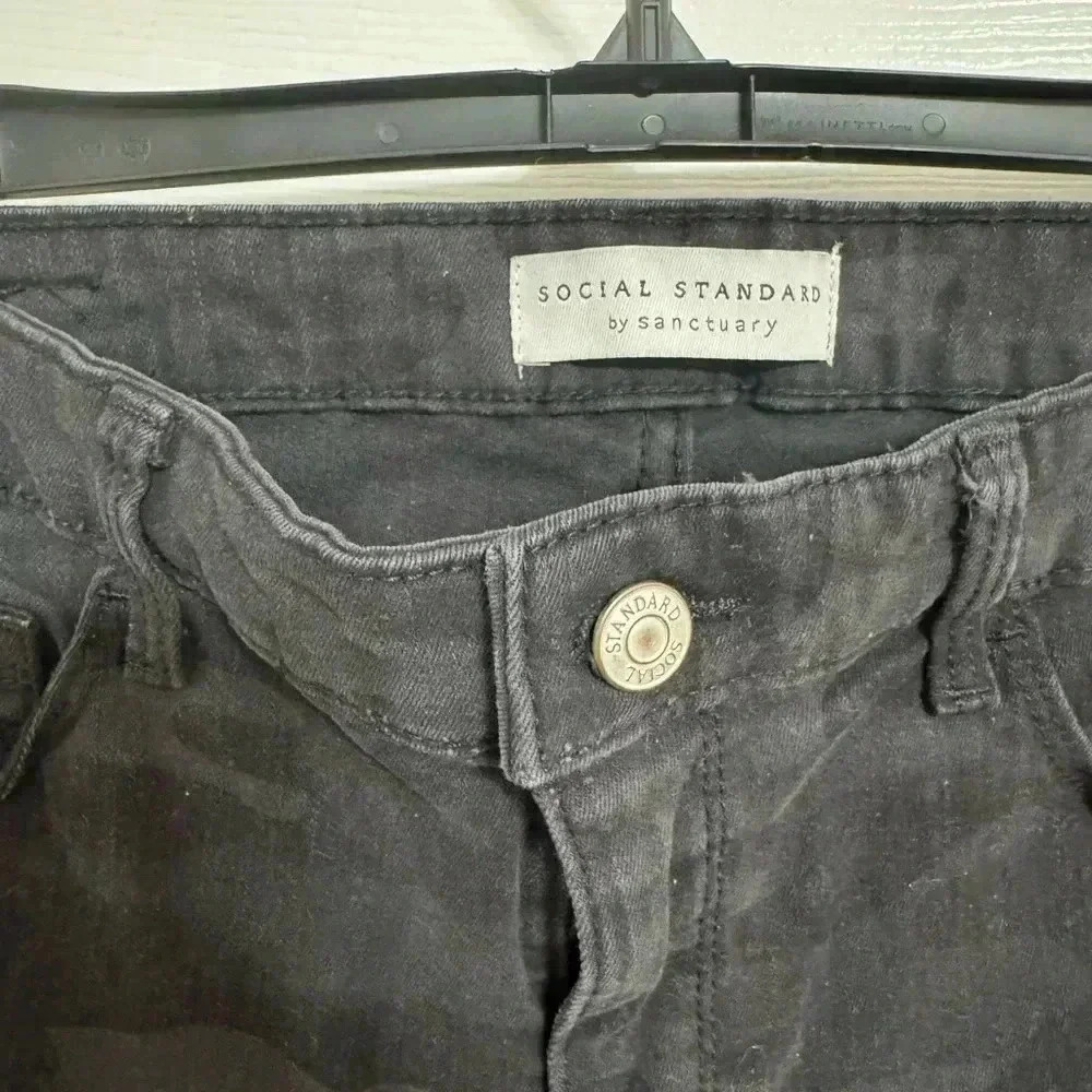 Social Standard by Sanctuary Ankle Skinny Mid Rise Flex Jean in Black Grey Camo - Picture 3 of 14